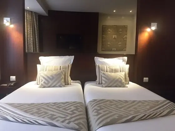 Tek Büyük veya İki Ayrı Yataklı Oda (Elegance)