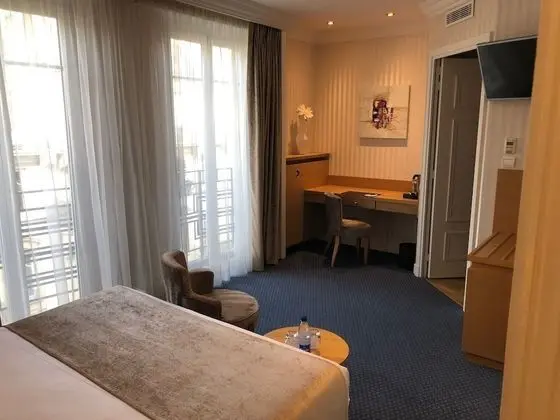 Tek Büyük veya İki Ayrı Yataklı Oda (Elegance)