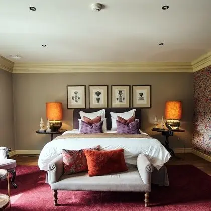 Luxury Oda
