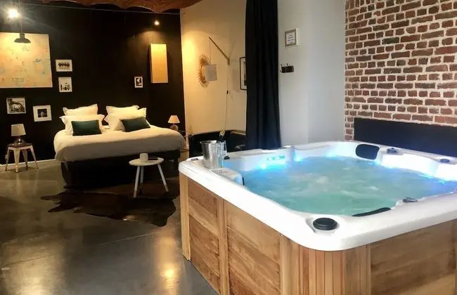 Deluxe Süit, Sıcak Su Havuzu, Bahçe Manzaralı