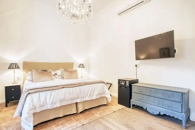 Standard Tek Büyük veya İki Ayrı Yataklı Oda