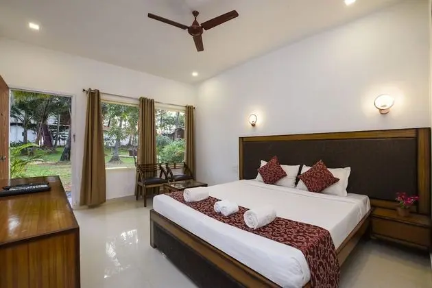 Lawn View Cottage- ( Garden View )