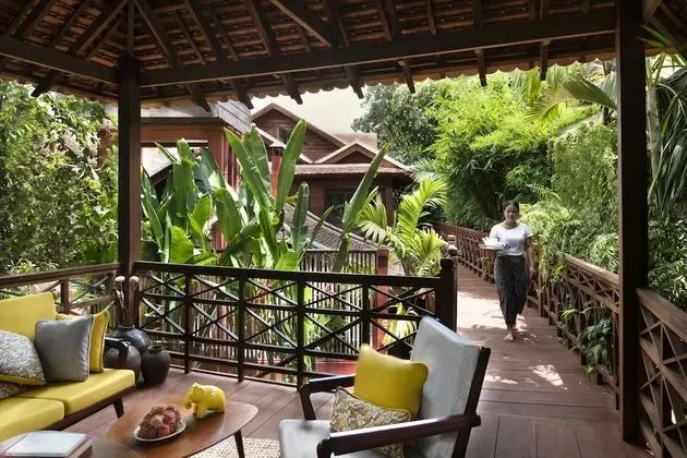 Suite, Pool View + One way free airport transfer