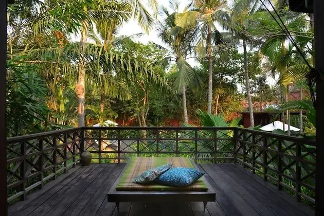 Suite, Pool View + One way free airport transfer