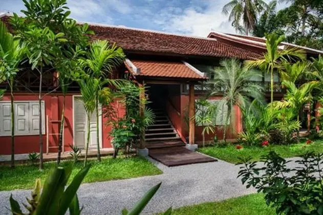 Suite, Pool View + One way free airport transfer
