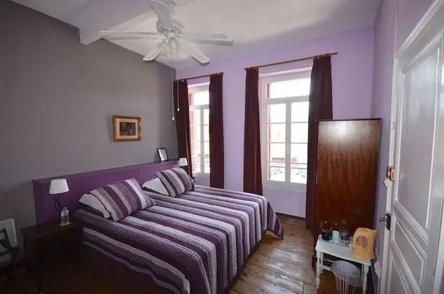 Üç Kişilik Oda (Lila)