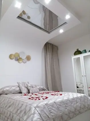 Luxury Tek Büyük Yataklı Oda