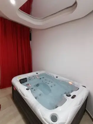 Luxury Tek Büyük Yataklı Oda