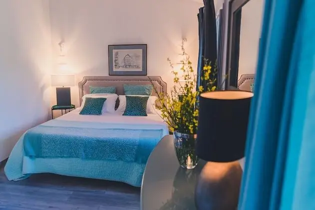 Tek Büyük Yataklı Oda (Grisée)