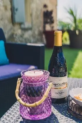 Tek Büyük Yataklı Oda (Grisée)