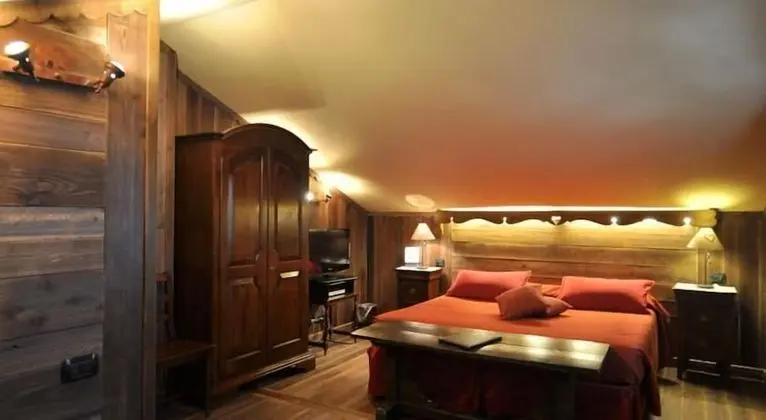 Tek Büyük veya İki Ayrı Yataklı Oda