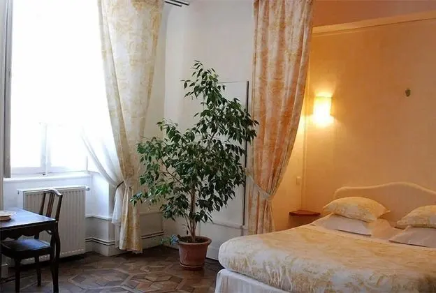 Tek Büyük Yataklı Oda
