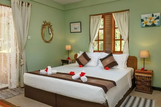 Cinnamon Mini Suite