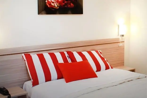 Basic Tek Büyük veya İki Ayrı Yataklı Oda