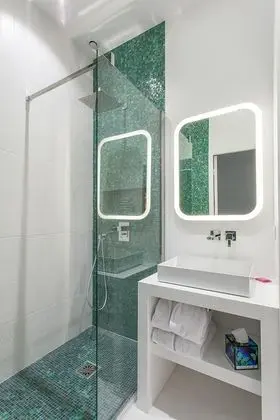 Comfort Üç Kişilik Oda, Bahçe Manzaralı