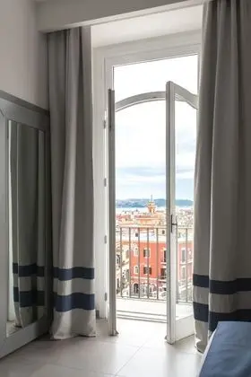 Deluxe Tek Büyük veya İki Ayrı Yataklı Oda, Deniz Manzaralı