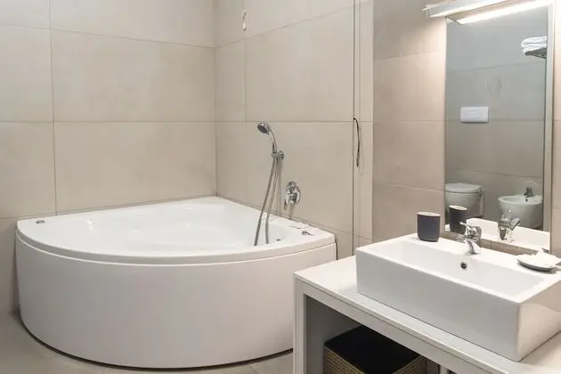 Üç Kişilik Oda, Bahçe Manzaralı