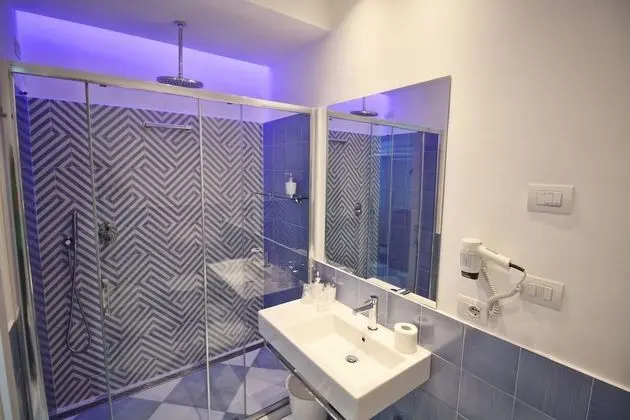 Üç Kişilik Oda