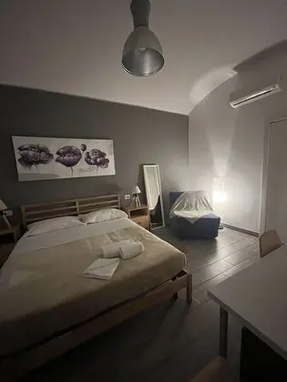 Üç Kişilik Oda, 1 Çift Kişilik Yatak ve Çekyat