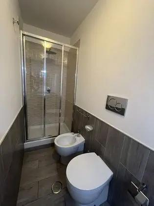 Üç Kişilik Oda, 1 Çift Kişilik Yatak ve Çekyat