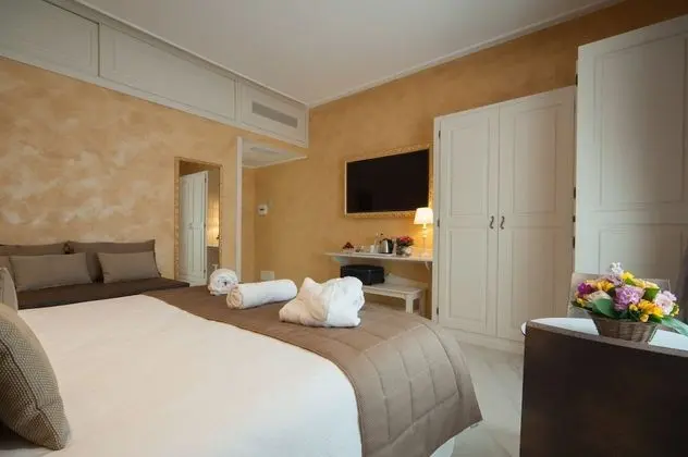 Deluxe Üç Kişilik Oda
