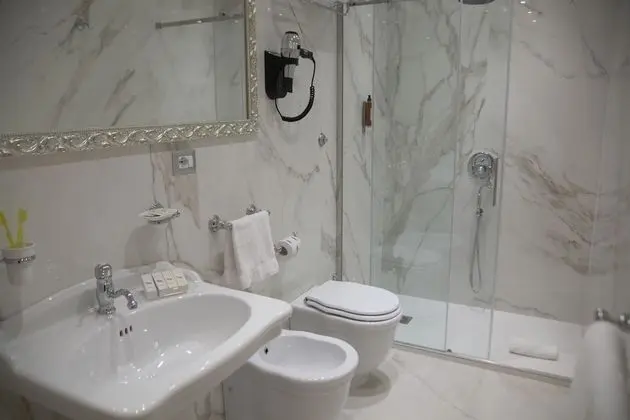 Deluxe Üç Kişilik Oda