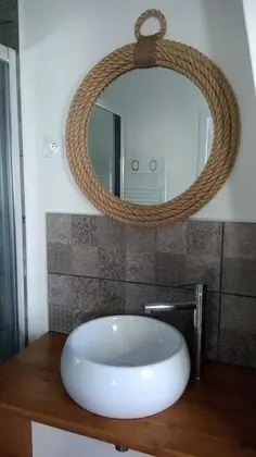 Tek Büyük Yataklı Oda (Sous les toits)