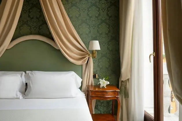 Deluxe Büyük Yataklı Tek Kişilik Oda