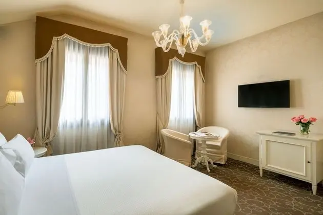 Deluxe Tek Büyük veya İki Ayrı Yataklı Oda