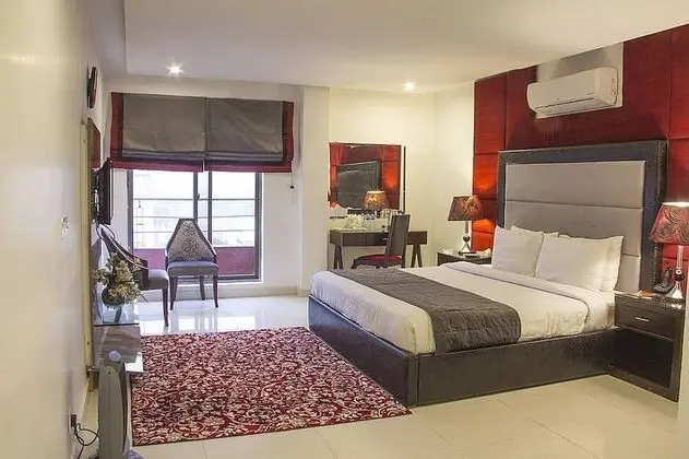 Deluxe Tek Büyük Yataklı Oda