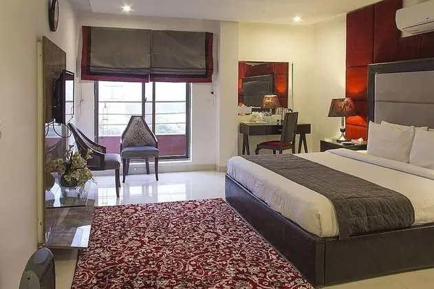 Deluxe Tek Büyük Yataklı Oda