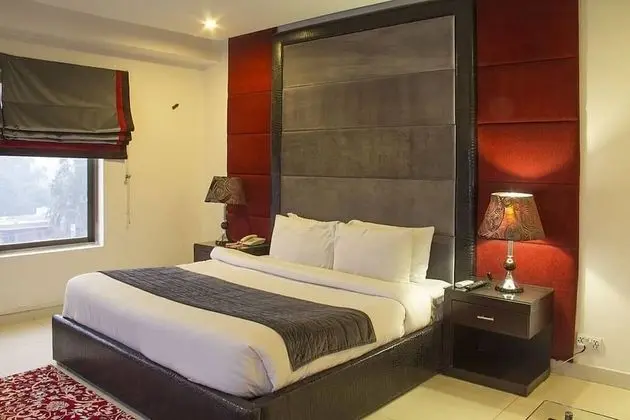 Deluxe Tek Büyük Yataklı Oda