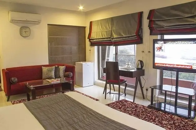 Deluxe Tek Büyük Yataklı Oda