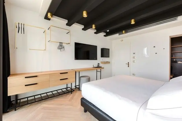 Tek Büyük Yataklı Oda, Balkon