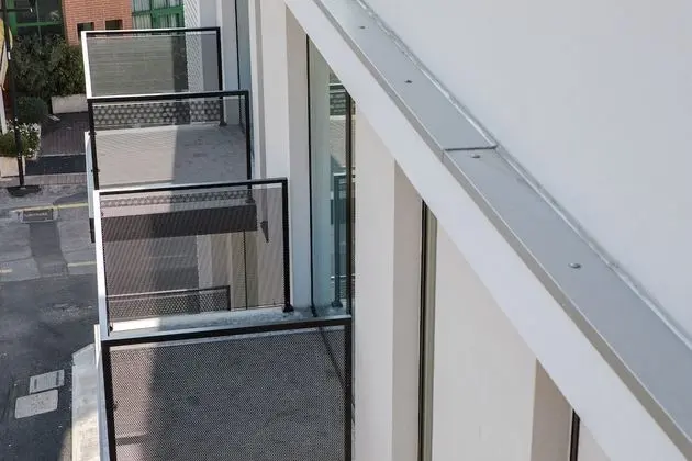 Tek Büyük Yataklı Oda, Balkon