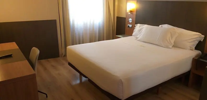 Tek Büyük Yataklı Oda (with extra bed)