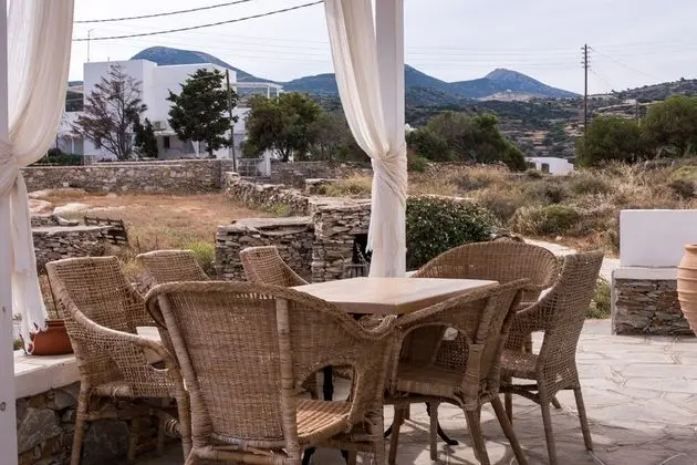Traditional Ev (Hephaistos)