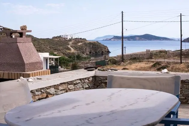 Traditional Ev (Hephaistos)