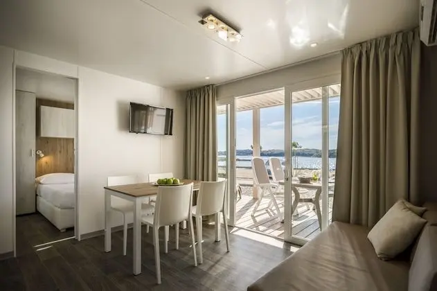 Standard Karavan, 2 Yatak Odası, Teras