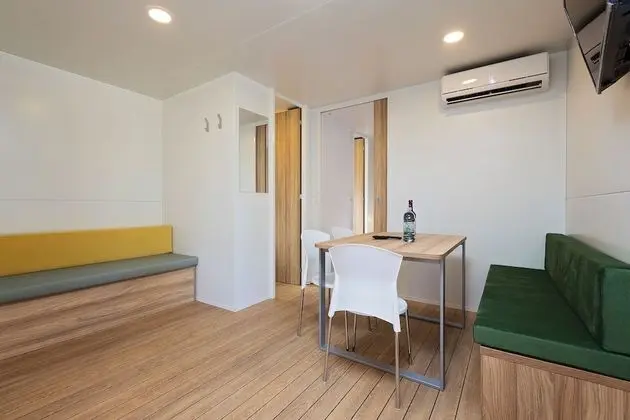 Karavan, 2 Yatak Odası (Forest Escape)