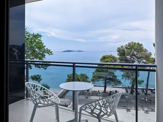 Deluxe Tek Büyük veya İki Ayrı Yataklı Oda, Balkon, Deniz Manzaralı