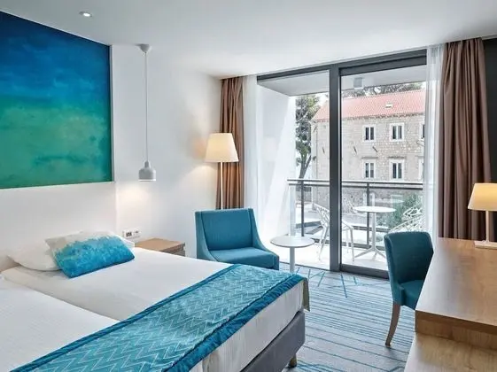 Standard Tek Büyük veya İki Ayrı Yataklı Oda, Balkon