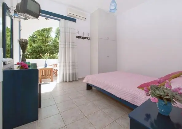 Stüdyo, Bahçe Manzaralı
