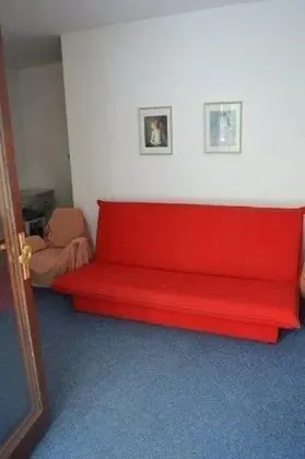 Apart Daire (Maja  - affordable with parking - A2-)