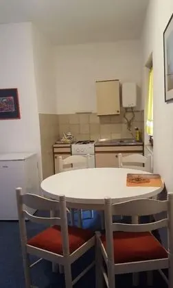 Apart Daire (Maja  - affordable with parking - A2-)