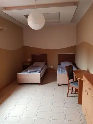 Oda, 3 Tek Kişilik Yatak, Sigara İçilmez