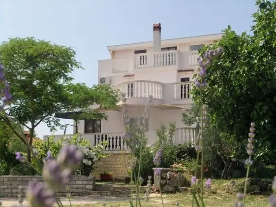 Apart Daire (Maja - big apartment with terrace and)