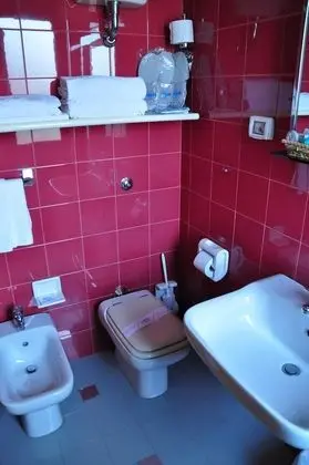 Büyük Yataklı Tek Kişilik Oda