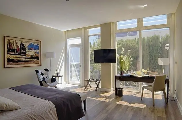 Deluxe Tek Büyük Yataklı Oda, 1 En Büyük (King) Boy Yatak, Sıcak Su Küveti, Bahçe Manzaralı