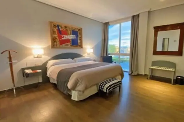 Deluxe Tek Büyük Yataklı Oda, 1 En Büyük (King) Boy Yatak, Sıcak Su Küveti, Bahçe Manzaralı